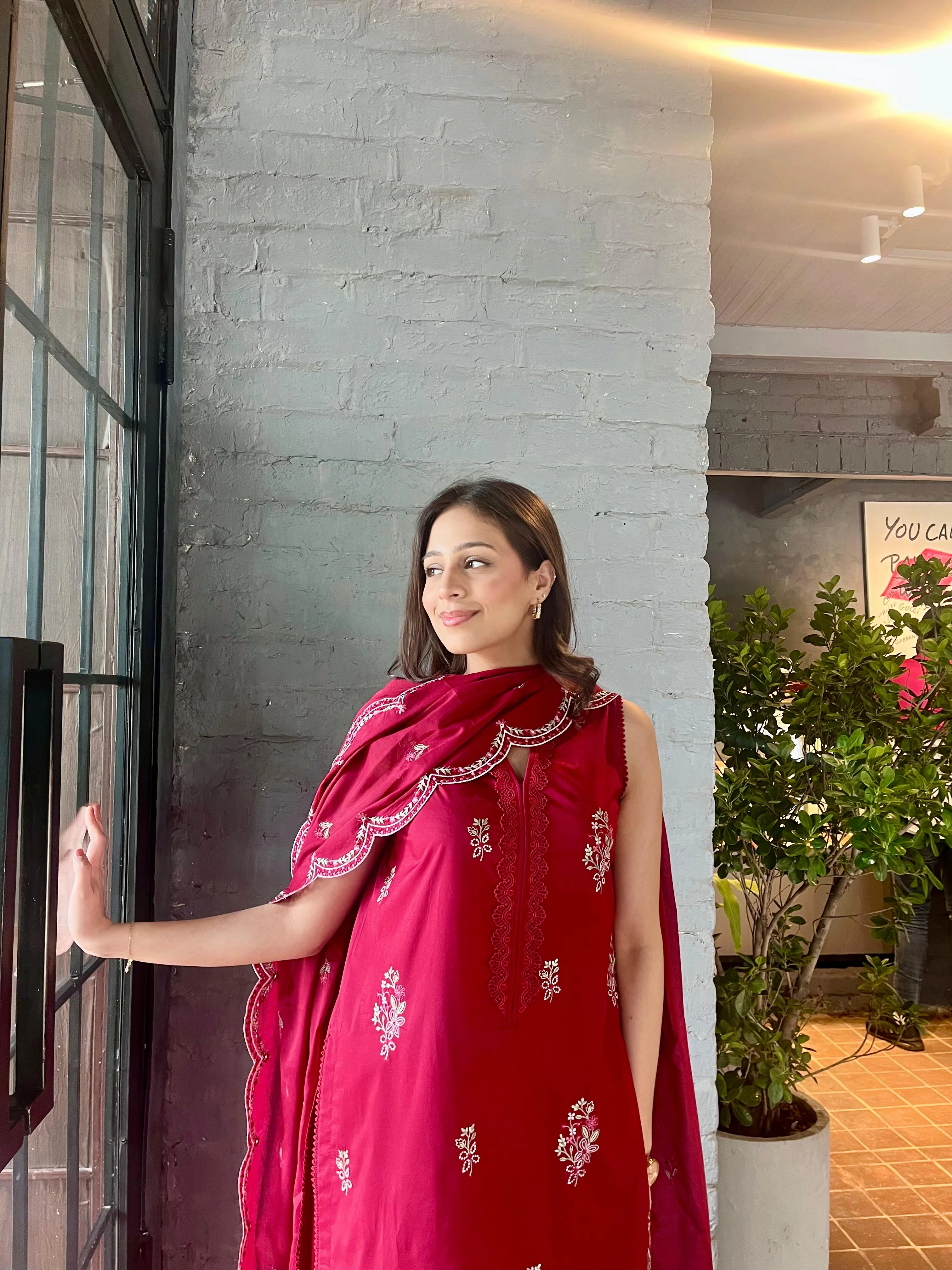 Crimson - Unstitch Luxury Lawn Suit - Image 3