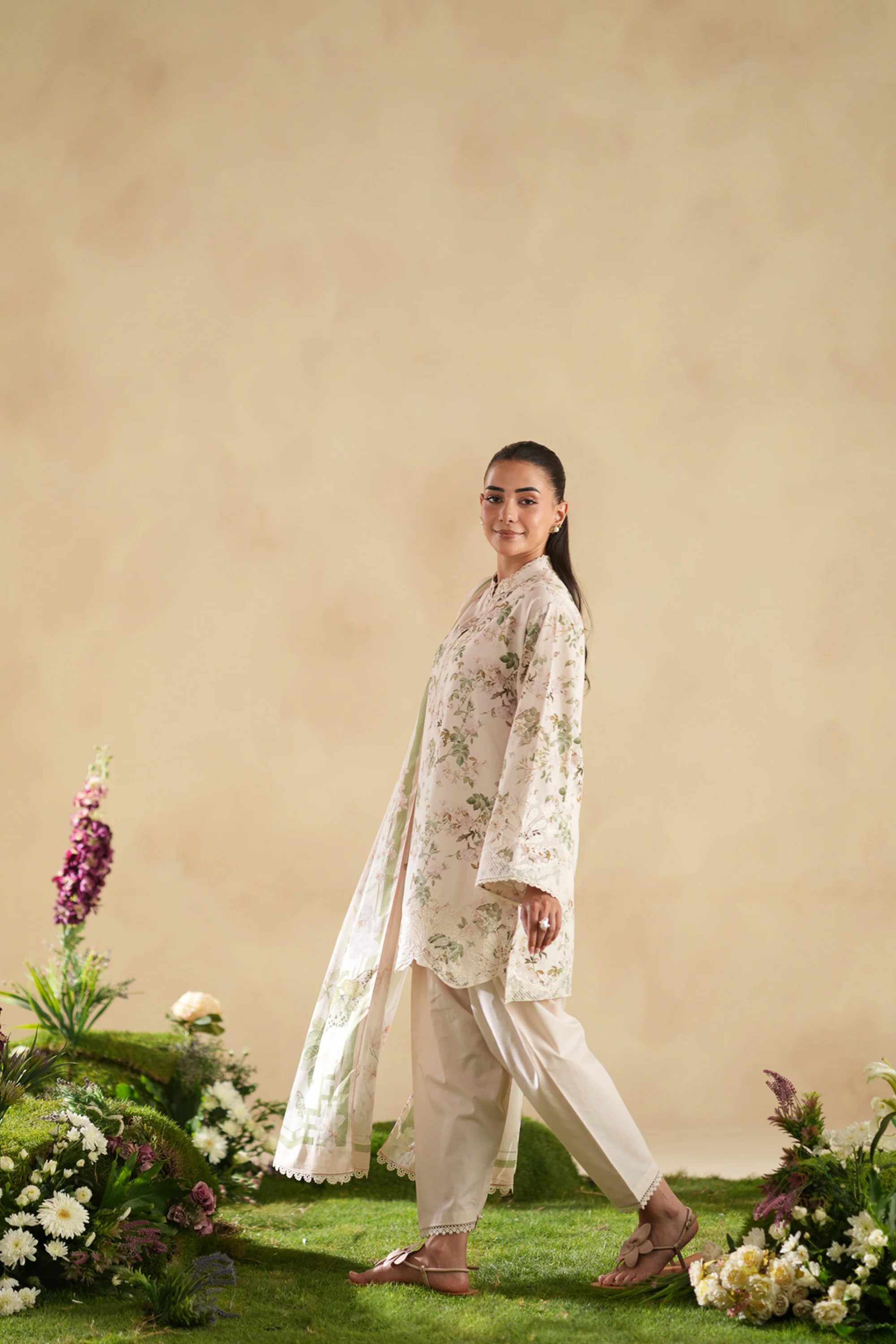 Feuille - Embroidered Lawn Suit - Image 4