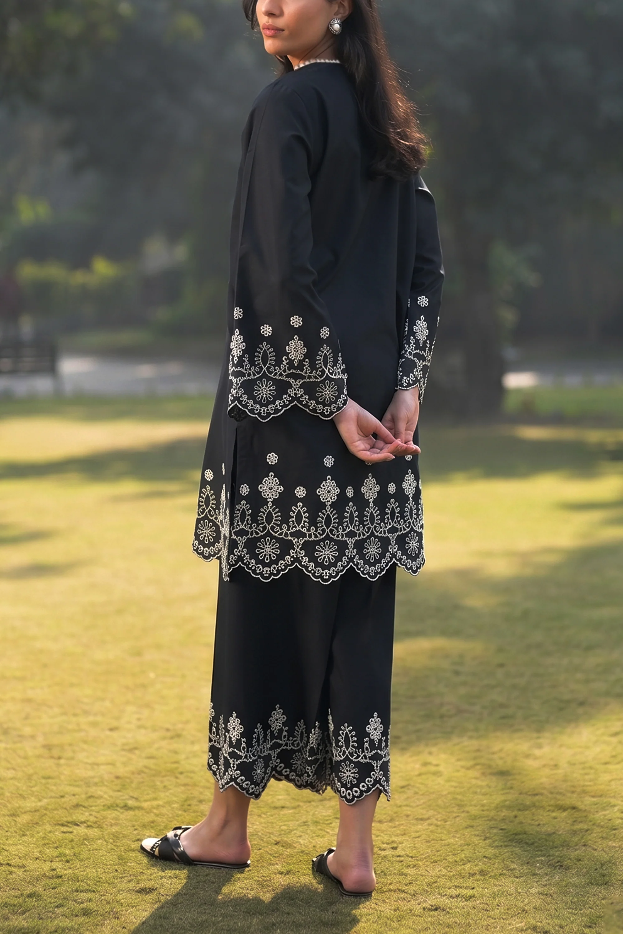 Onyx Medallion Co-ord Set V-II - Image 3