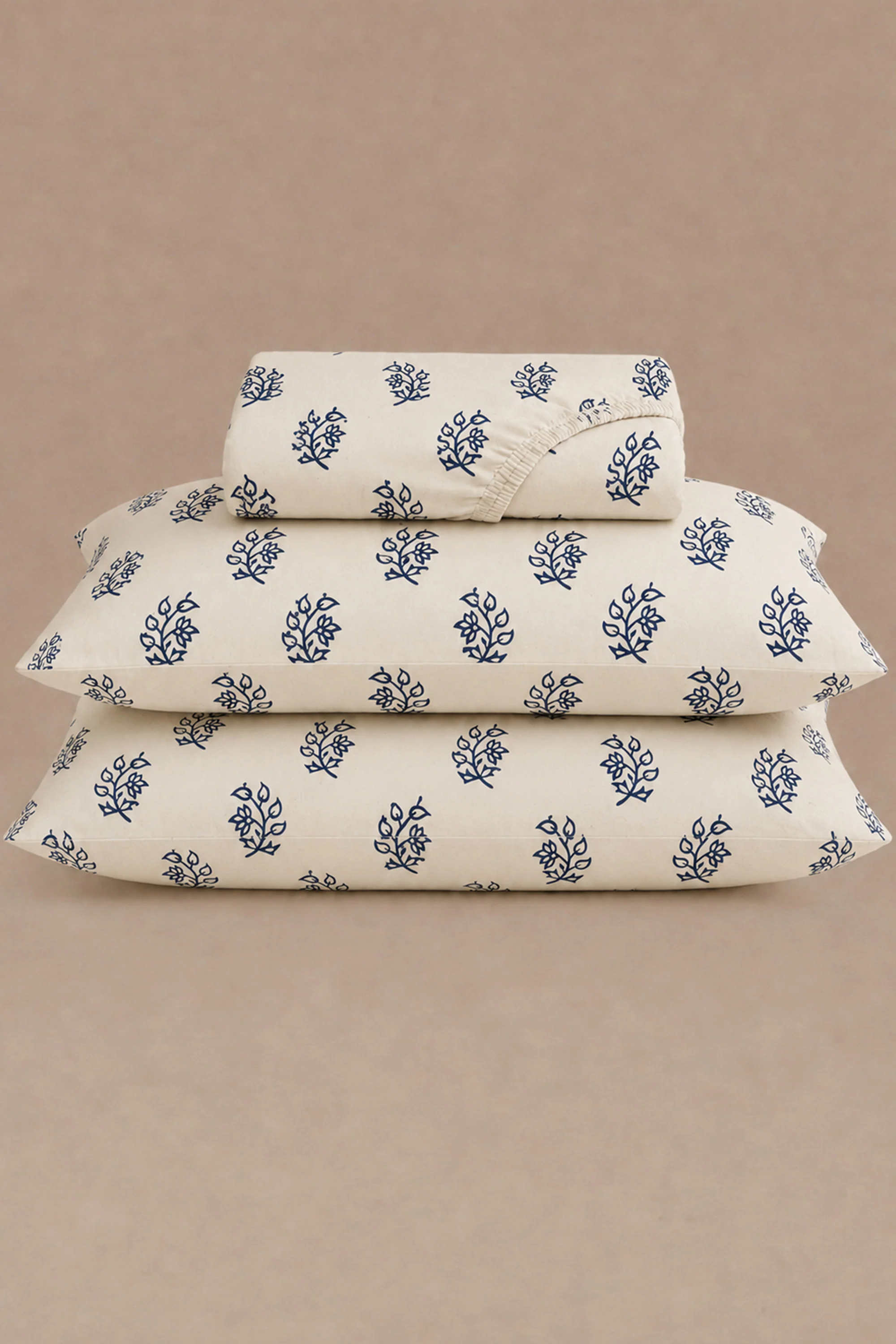Pressed Indigo Percale Bed Sheet Set - Image 5